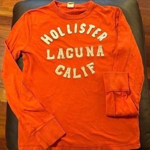 M - Men’s size medium - Hollister long-sleeved T-shirt